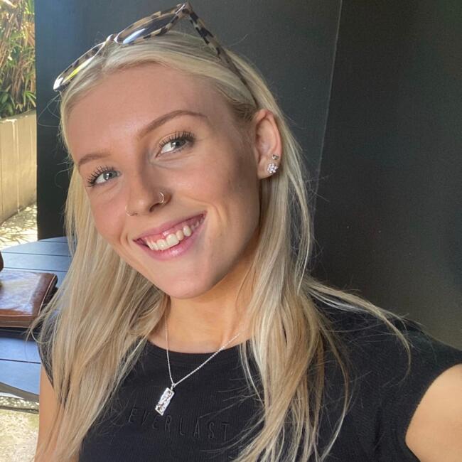 Babysitter in Sunshine Coast: Amelia