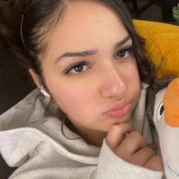 Babysitter New Westminster: Mariam