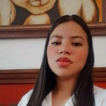 Babysitter in San Antonio: Ángela