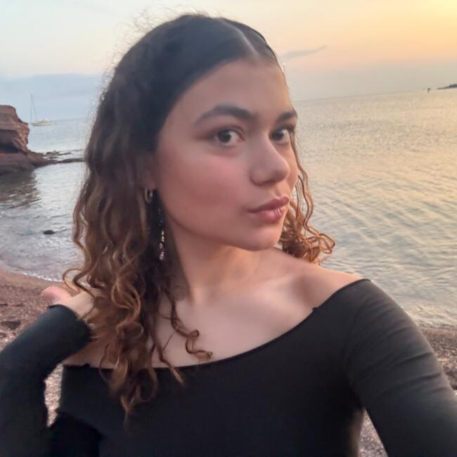 Auklė Paryžius: Lena