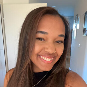 Babysitter in Zürich: Tina