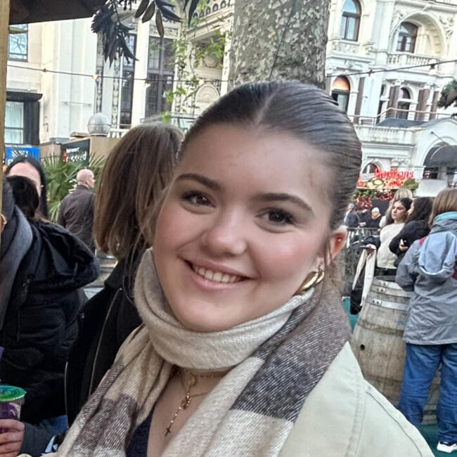 Babysitter in Montpellier: Eva-Lou