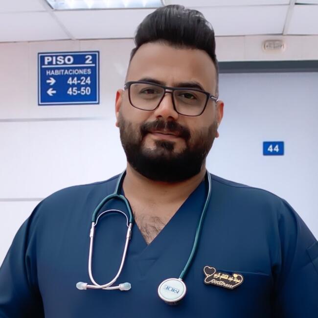 وظيفة جليسة أطفال في دبي: Dr sajjad