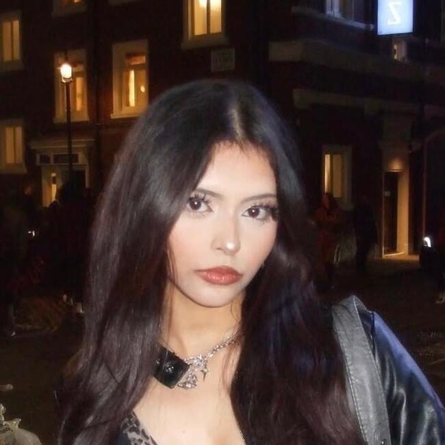 Babysitter in London: Amena