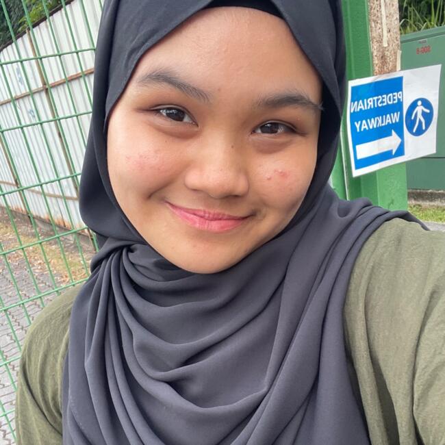 Babysitter in Singapore Island: Min
