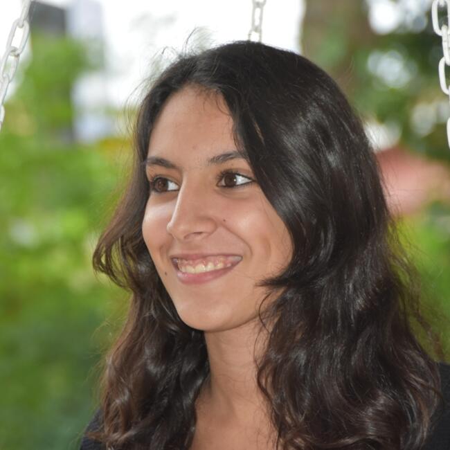 Babysitter a Bedizzole: Sara