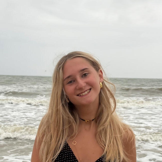 Babysitter in Eslettes: Charlotte