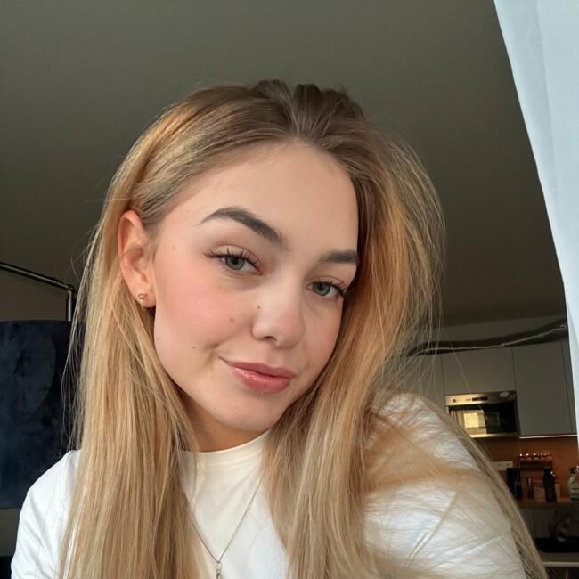 Babysitter in Prague: Veronika