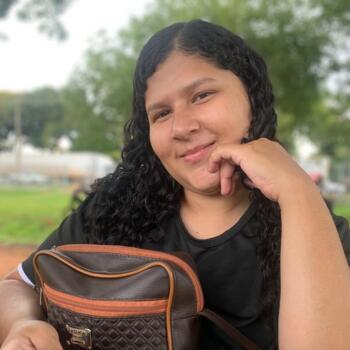 Babysitter Brasília: Valeria