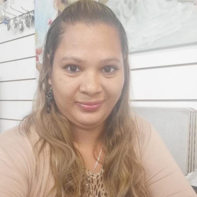 Niñera en Arraiján: Lesbia