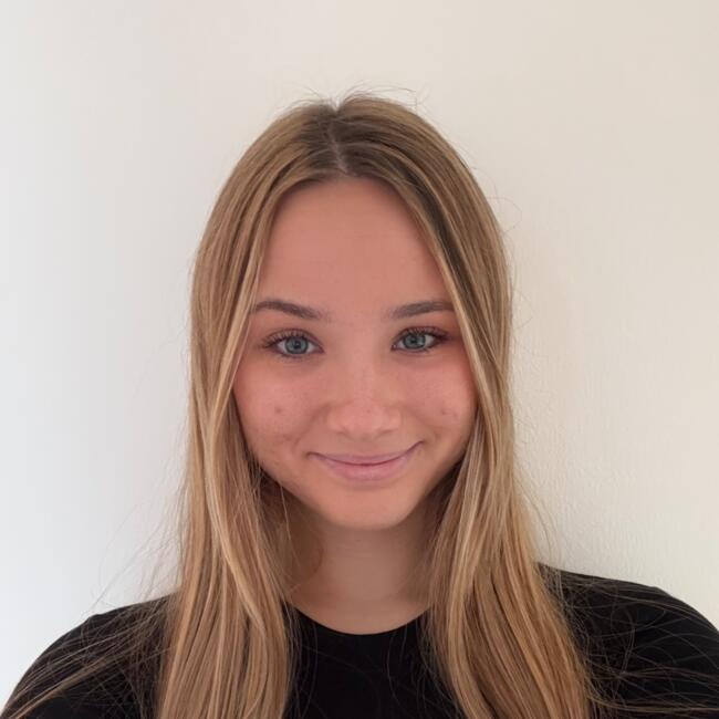 Babysitter in Sainte-Adresse: Ines