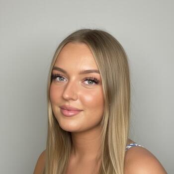 Babysitter in Townsville: Manon