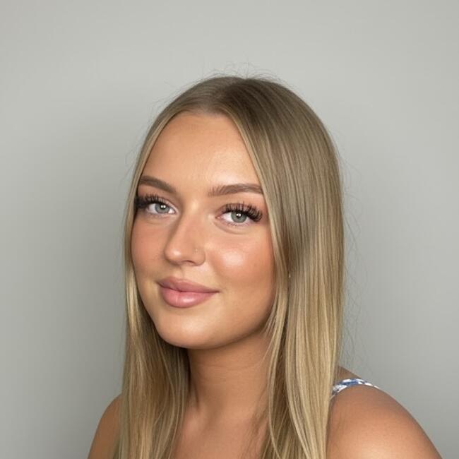 Babysitter in Townsville: Manon