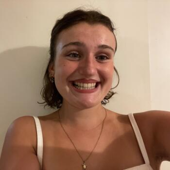 Babysitter in Limoges: Louise