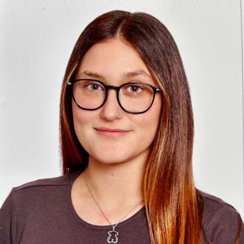 Babysitter in Badalona: Laia