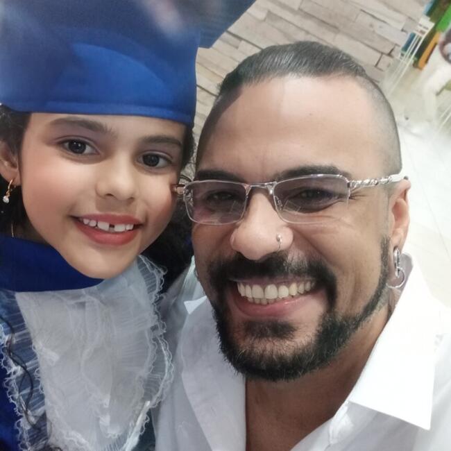 Emprego de babá em Londrina: Niko Lopëz