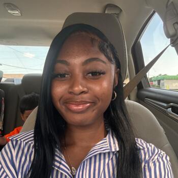 Babysitter in Borough of Queens: Aliyah