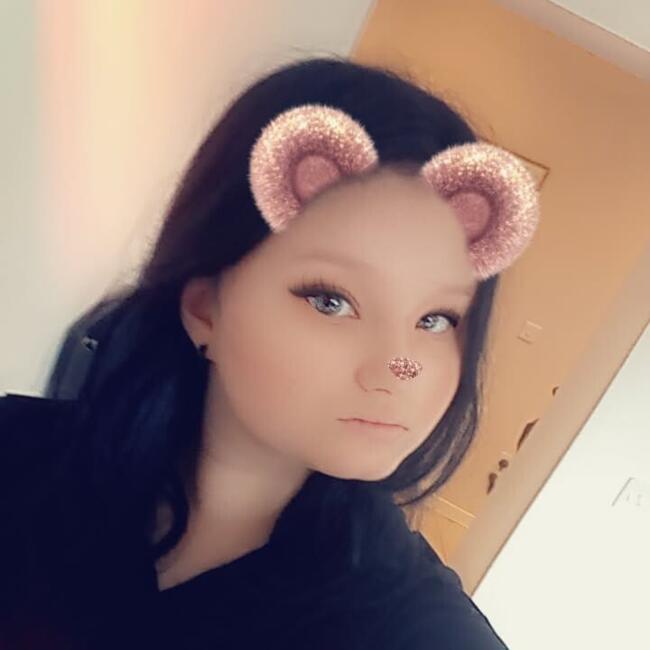 Babysitter in Stoke-on-Trent: Crystal