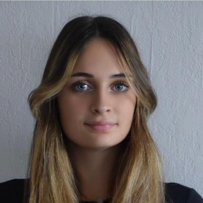 Babysitter in Tours: Klervi