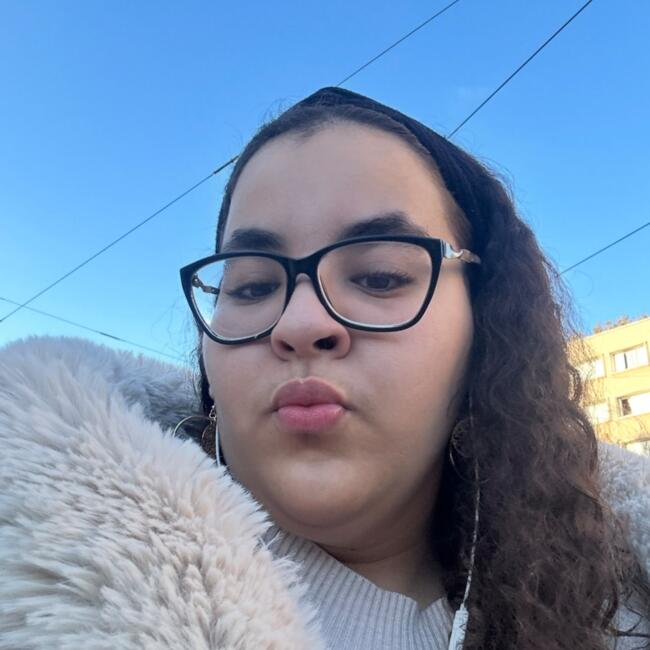 Babysitter in Saint-Denis: Inas in