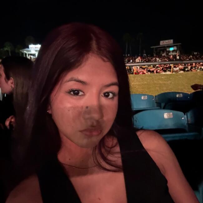 Babysitter in Coral Springs: Alisson