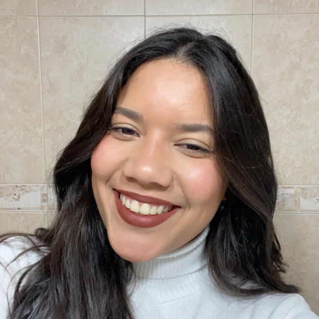 Canguro en Elda: Lara Dhessik