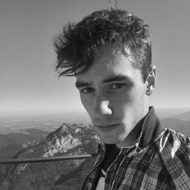 Babysitter in Budapest: András