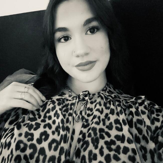 Babysitter in La Rochelle: Jade