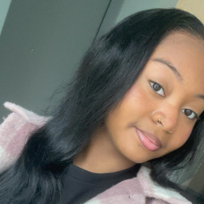 Babysitter in Saint-Jacques-de-la-Lande: Azrah