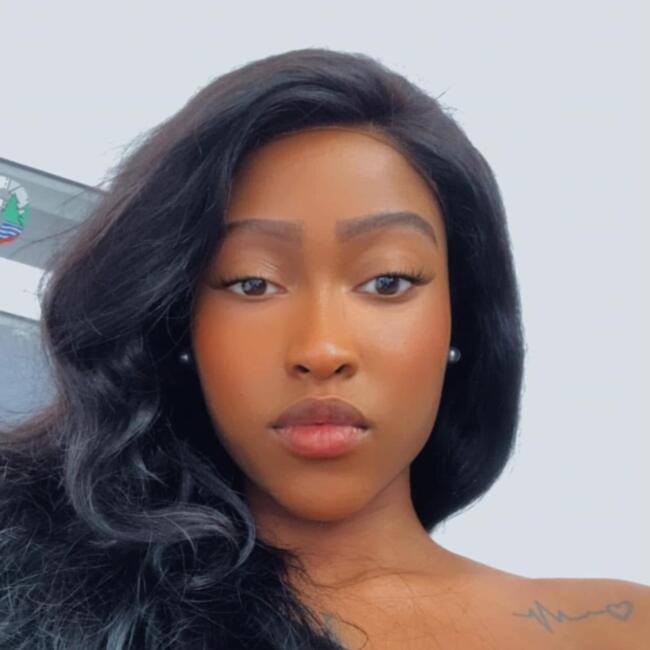 Babysitter em Porto: Navi Gomes