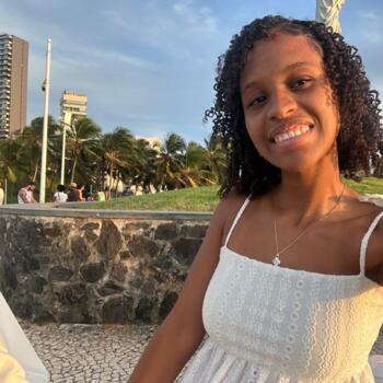 Babysitter in Salvador: Maria Clara