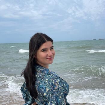 Babysitter Tours: Nadia