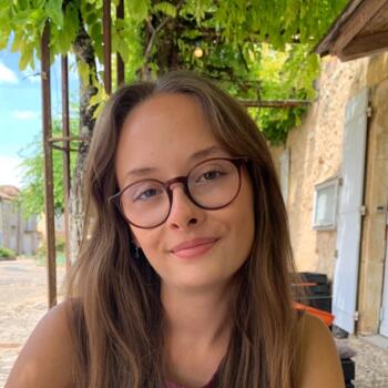 Babysitter in Mons: Camille