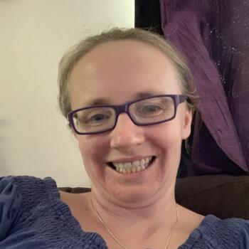 Babysitter in Wollongong: Tracey