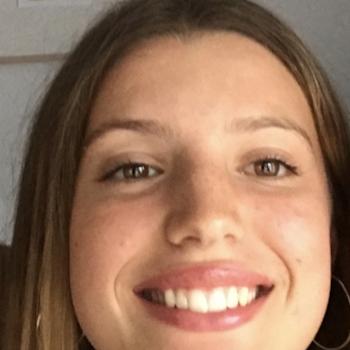 Babysitter in Sydney: Mia