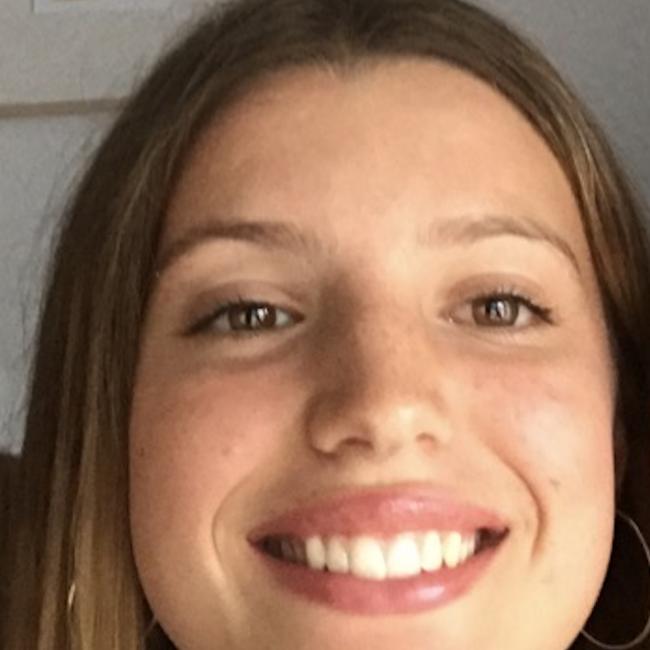 Babysitter in Sydney: Mia