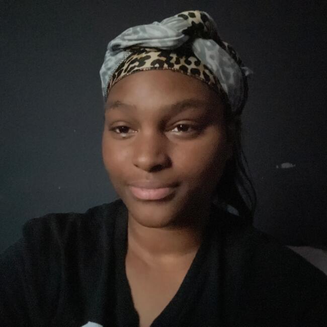 Babysitter in Pensacola: Latena