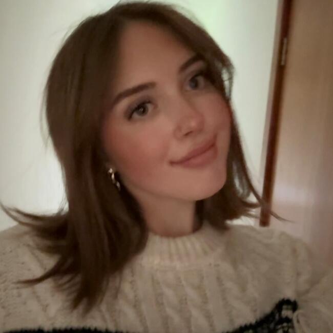 Babysitter in Chertsey: Molly