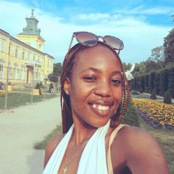 Babysitter Warsaw: Tynoe