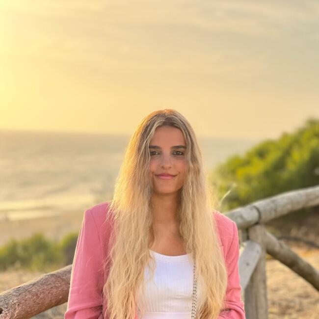 Babysitter em Queluz: Inês