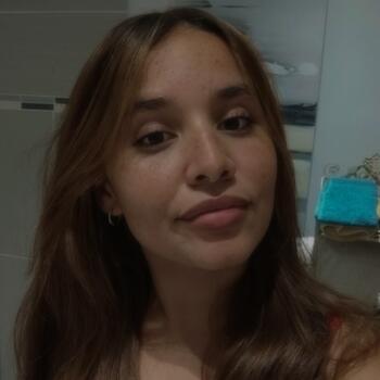 Babysitter in Nyons: Giovana