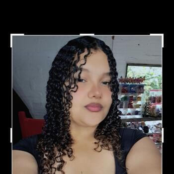 Babysitter in Bello: Estrella