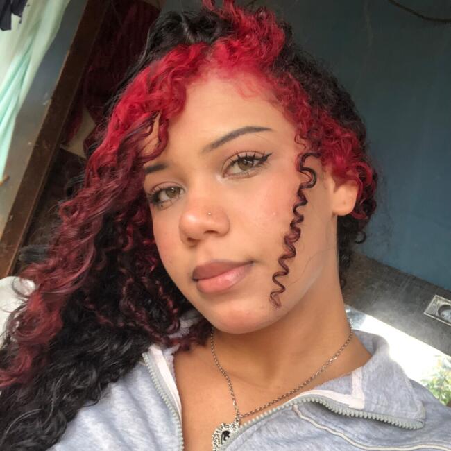 Babysitter in Cidade Ocidental: Maria Mellissa