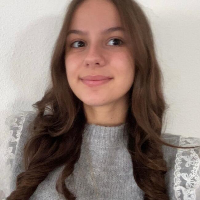 Babysitter in Saint-Etienne: Lana