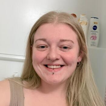 Babysitter in Borough of Queens: Sarah