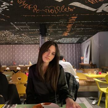 Babysitter in Bordeaux: Julie