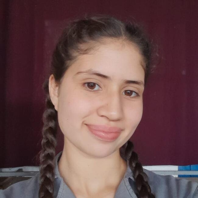 Babysitter in Vaqueros: Camila