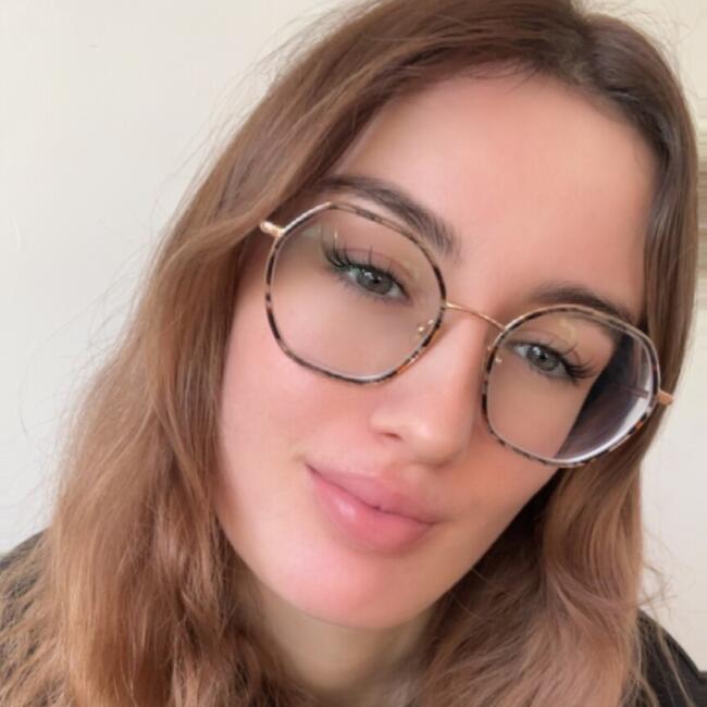 Babysitter in Cosne-Cours-sur-Loire: Amandine