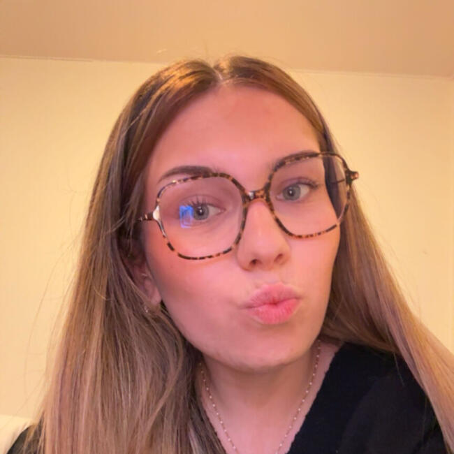 Babysitter in Chalon-sur-Saône: Loane