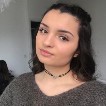 Baby-sitter Paris: Hana